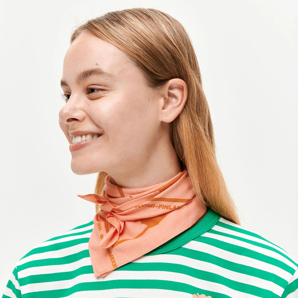 Marimekko Astrilli Peach / Gold Unikko Scarf 2 Marimekko Astrilli Peach / Gold Unikko Scarf - Image 2