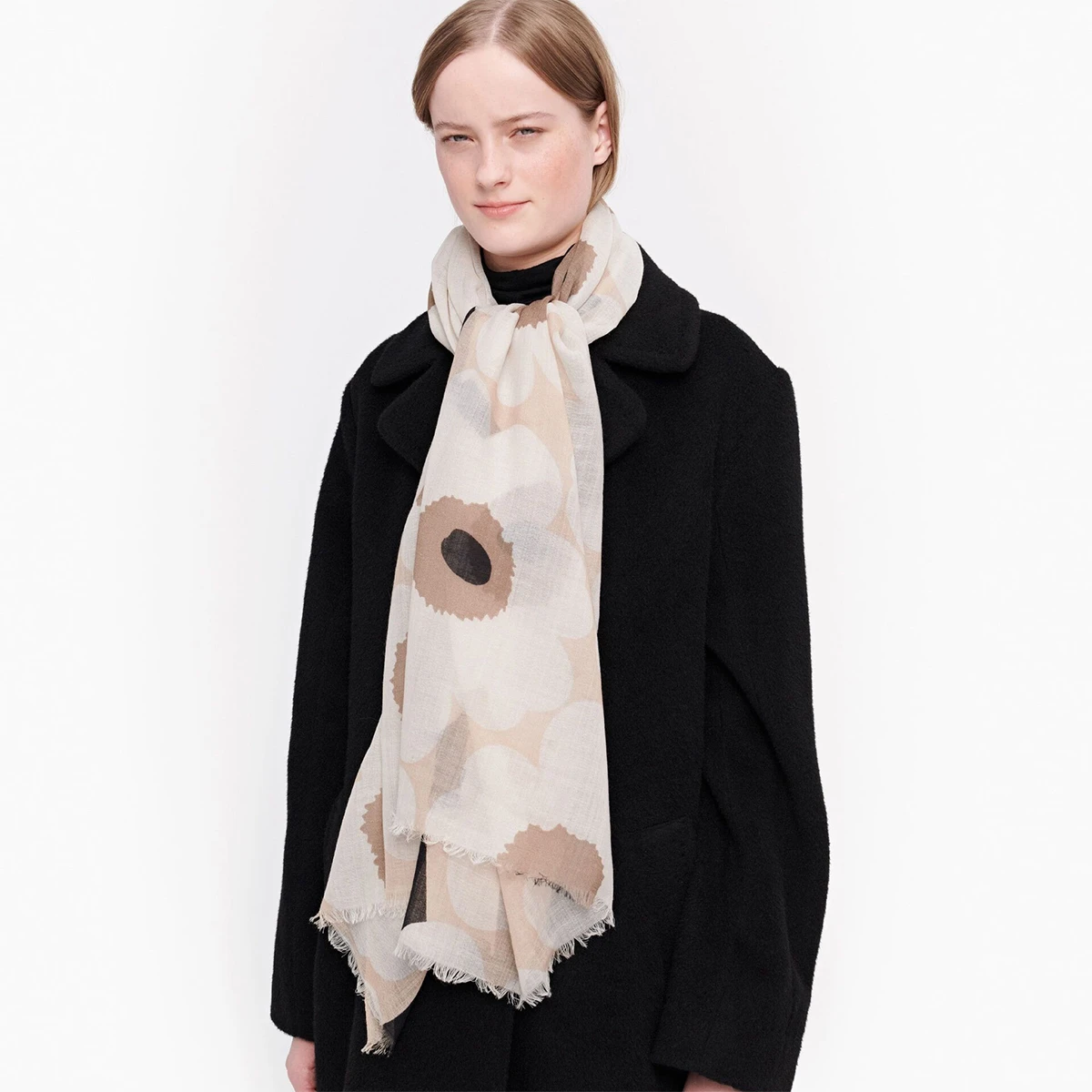 Marimekko Fiore Beige / Black Scarf 1 Marimekko Fiore Beige / Black Scarf