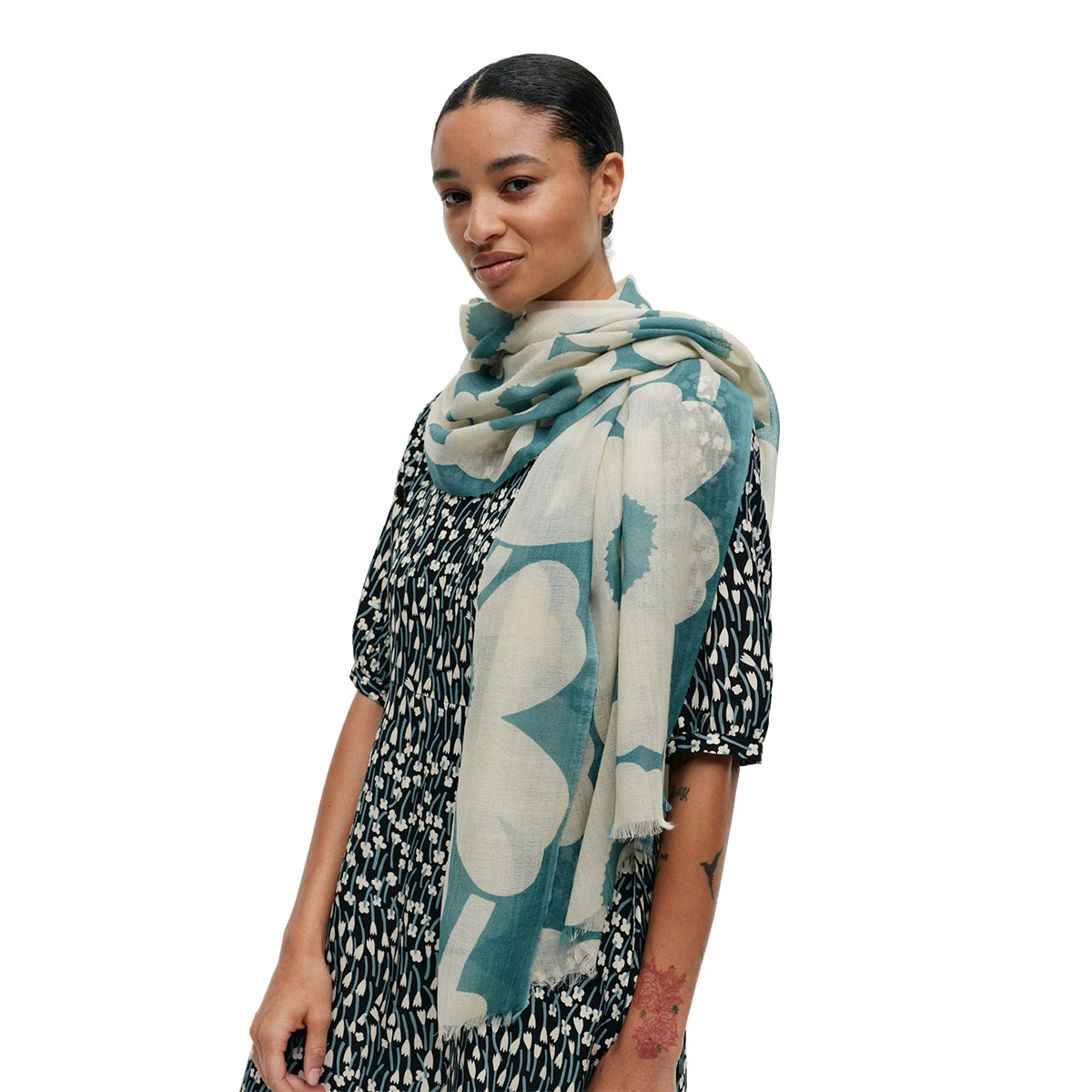 Marimekko Fiore Unikko Off White / Turquoise Scarf 1 Marimekko Fiore Unikko Off White / Turquoise Scarf