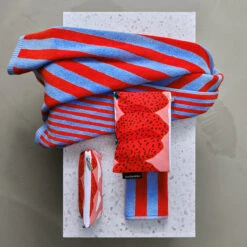 Marimekko Mansikkavuoret Pink / Red Relle Cosmetic Bag