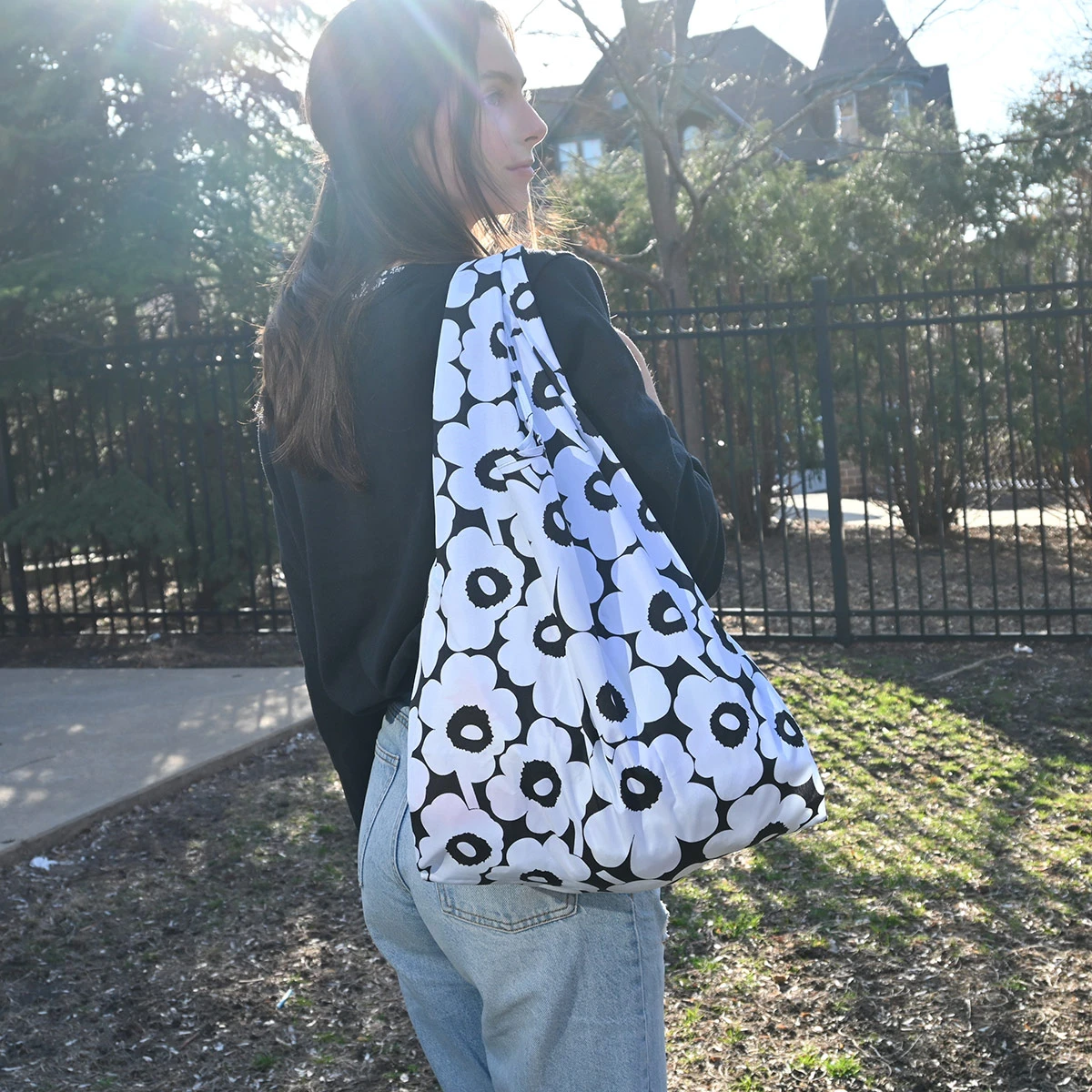 Marimekko Mini Unikko Black / Light Blue Smartbag 1 Marimekko Mini Unikko Black / Light Blue Smartbag