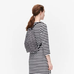 Marimekko Mini Unikko White / Black Smart Sack 5 Marimekko Mini Unikko White / Black Smart Sack -Marimekko Shop marimekko mini unikko white black smart sack 41