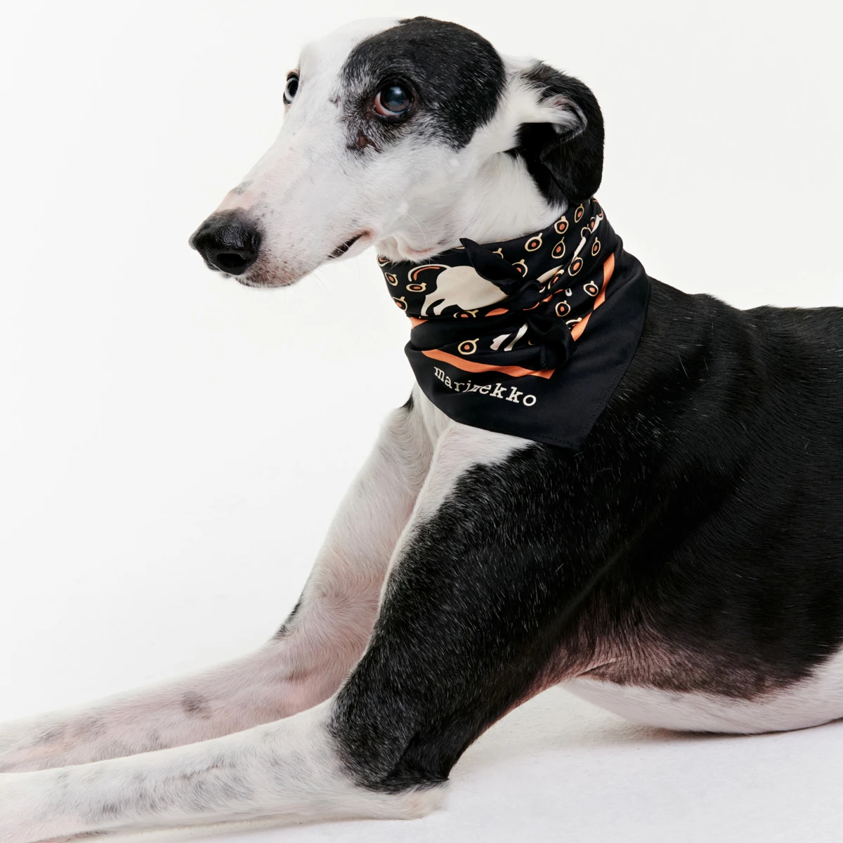 Marimekko Musta Tamma Black / Beige / Peach Josina Scarf 2 Marimekko Musta Tamma Black / Beige / Peach Josina Scarf - Image 2