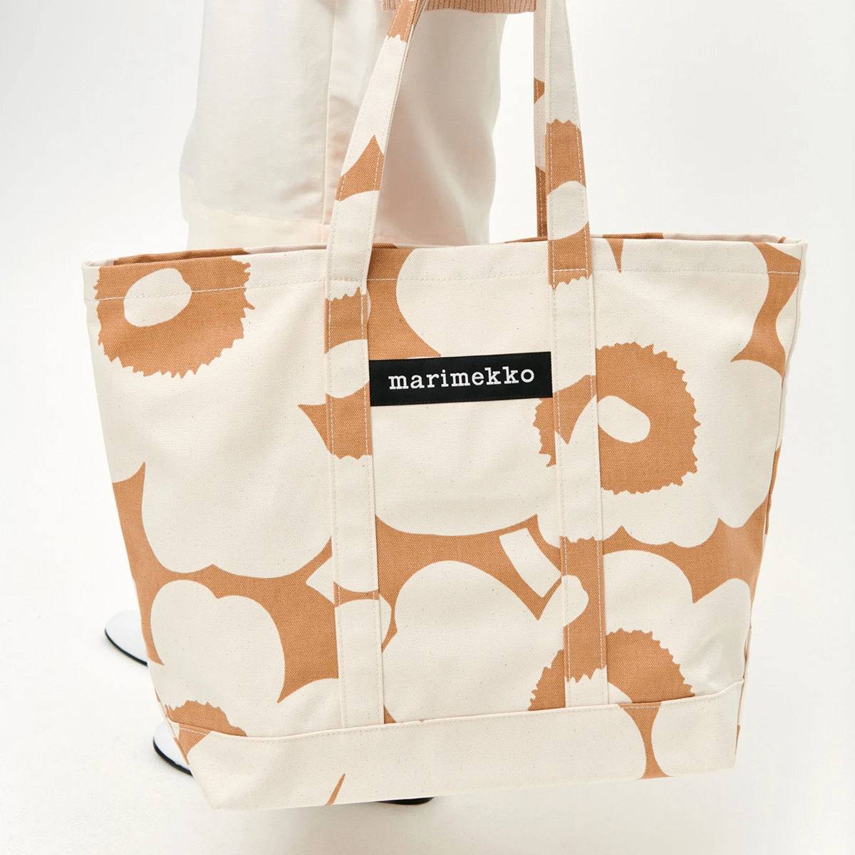 Marimekko Peruskassi Unikko Gold / Canvas Large Tote 5 Marimekko Peruskassi Unikko Gold / Canvas Large Tote - Image 5