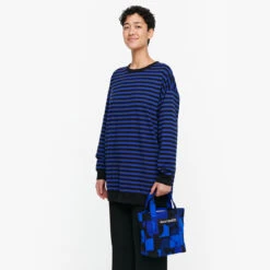 Marimekko Ruutu-Unikko Blue / Black Seidi Bag 6 Marimekko Ruutu-Unikko Blue / Black Seidi Bag -Marimekko Shop marimekko ruutu unikko blue black seidi bag 39