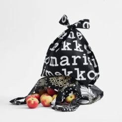 Marimekko Siirtolapuutarha Black / White / Tan / Pink / Grey Smartbag 7 Marimekko Siirtolapuutarha Black / White / Tan / Pink / Grey Smartbag -Marimekko Shop marimekko siirtolapuutarha black white tan pink grey smartbag 45