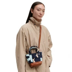 Marimekko Small Matkuri Unikko Blue / Beige Shoulder Bag -Marimekko Shop marimekko small matkuri unikko blue beige shoulder bag 54