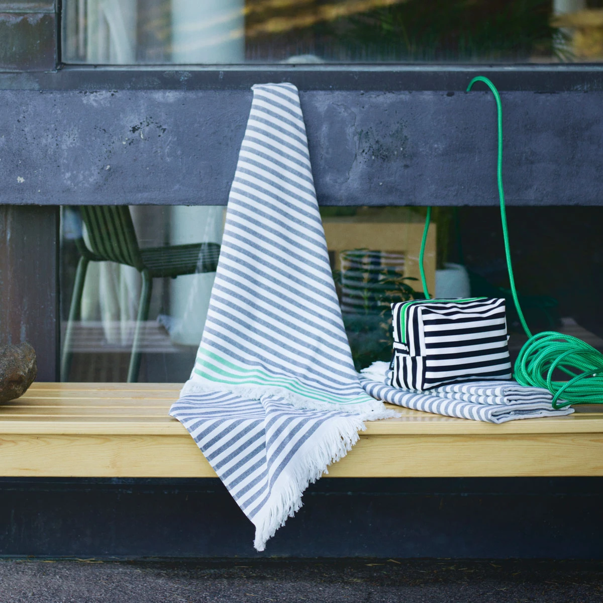 Marimekko Tasaraita Anniversary Black / White / Green Verso Bag 1 Marimekko Tasaraita Anniversary Black / White / Green Verso Bag