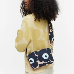 Marimekko Toivio Unikko Blue / Beige Shoulder Bag