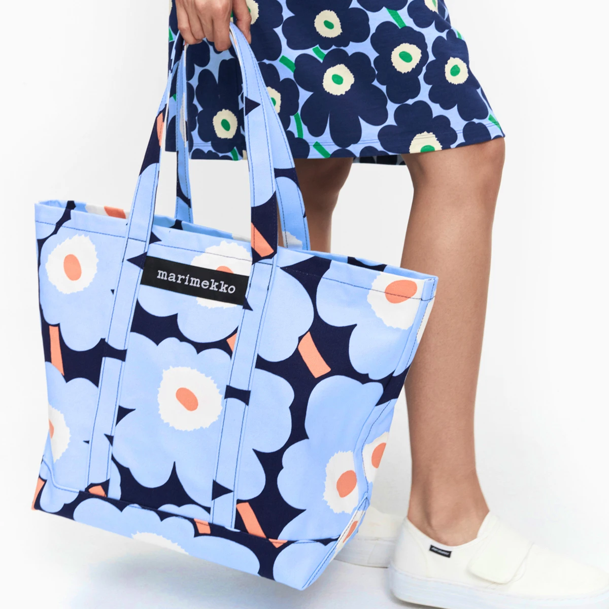 Marimekko Unikko Blue / Peach PeruskassiBag 3 Marimekko Unikko Blue / Peach PeruskassiBag - Image 3