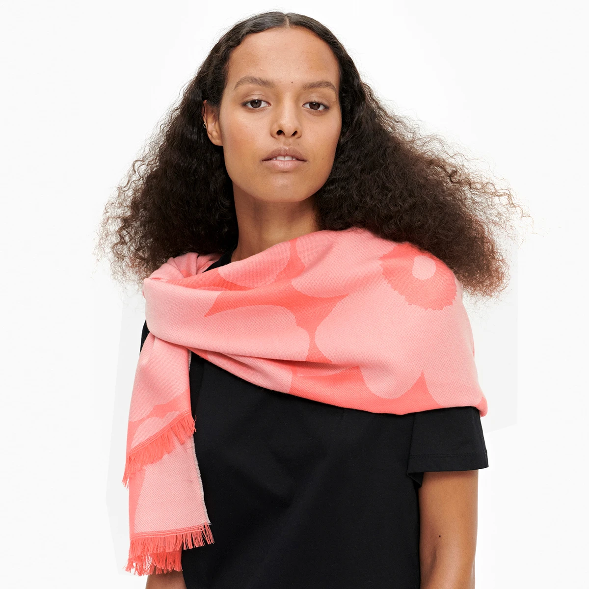 Marimekko Unikko Coral Jacquard Wool Scarf 2 Marimekko Unikko Coral Jacquard Wool Scarf - Image 2