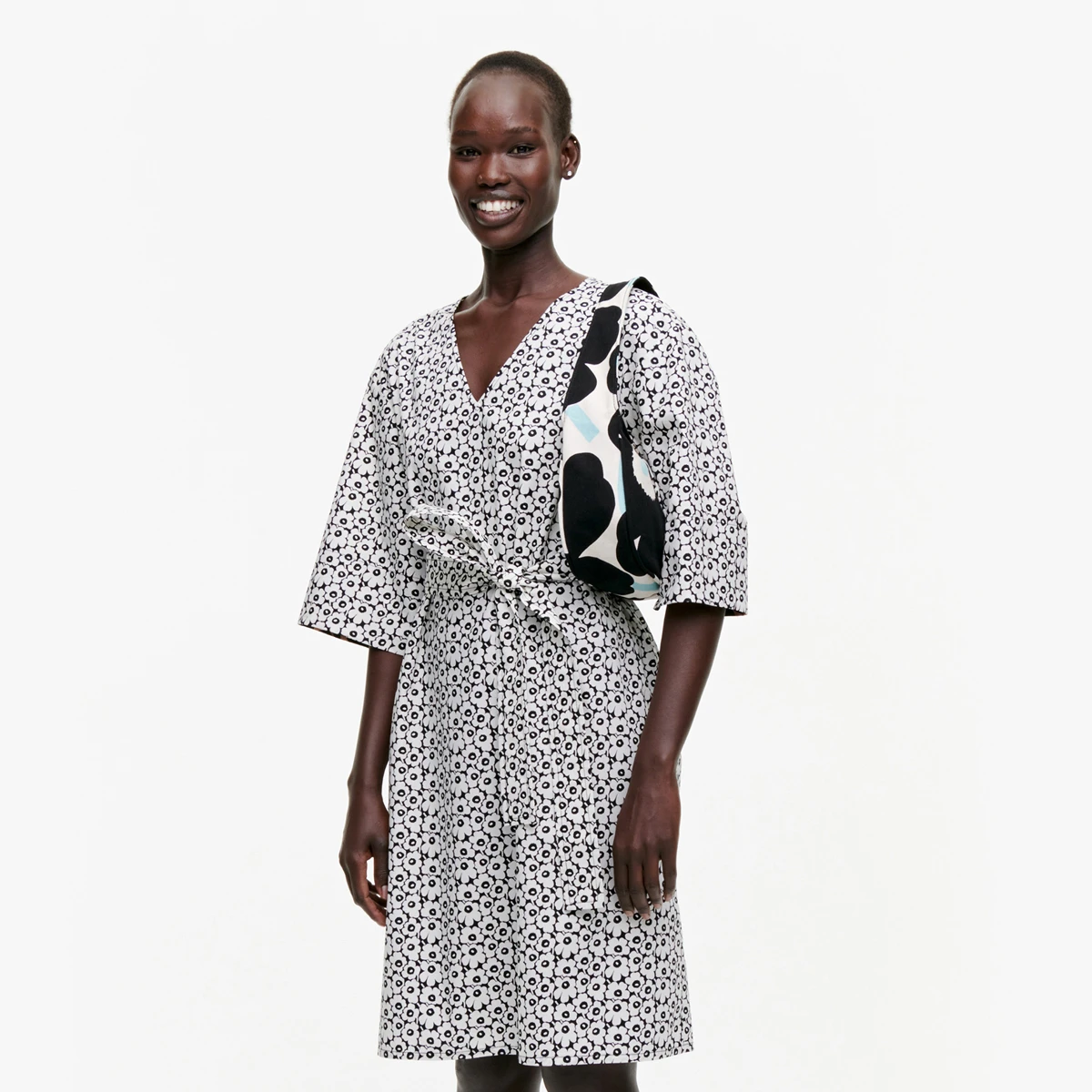 Marimekko Unikko Ecru / Black / Aqua Kaenkukka Bag 2 Marimekko Unikko Ecru / Black / Aqua Kaenkukka Bag - Image 2