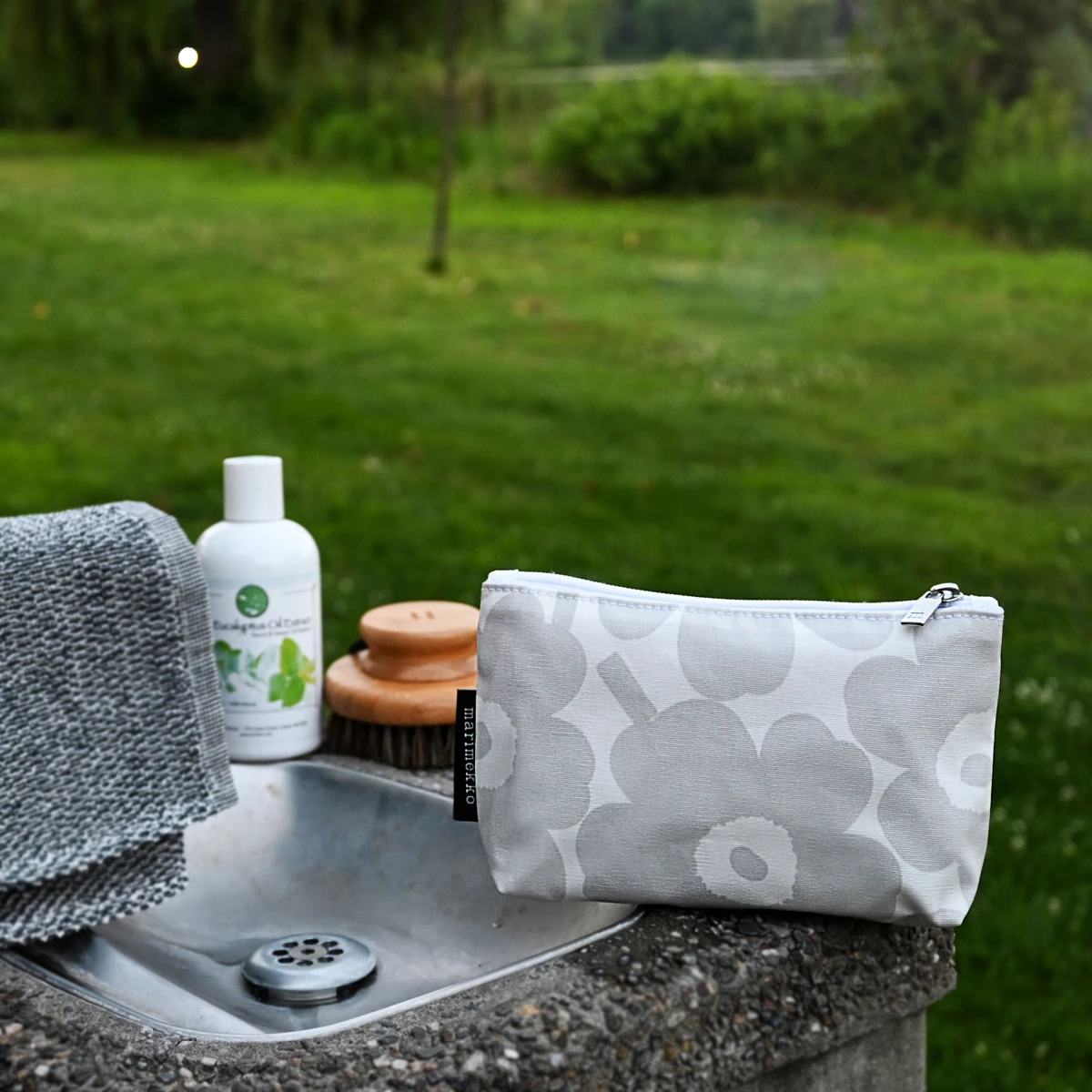 Marimekko Unikko Ivory / Grey Eelia Bag 2 Marimekko Unikko Ivory / Grey Eelia Bag - Image 2