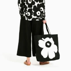 Marimekko Unikko Torna Black / White Canvas Bag 9 Marimekko Unikko Torna Black / White Canvas Bag -Marimekko Shop marimekko unikko torna black canvas bag 47