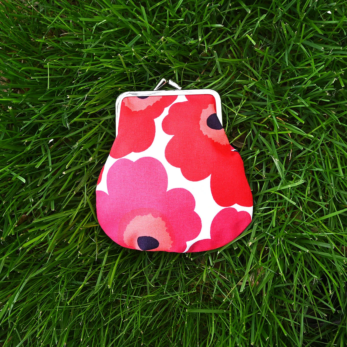 Marimekko Unikko White / Red / Pink Coin Purse 2 Marimekko Unikko White / Red / Pink Coin Purse - Image 2